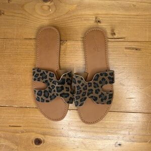 Universal Thread Cheetah Slip On Slide Sandals Size 7